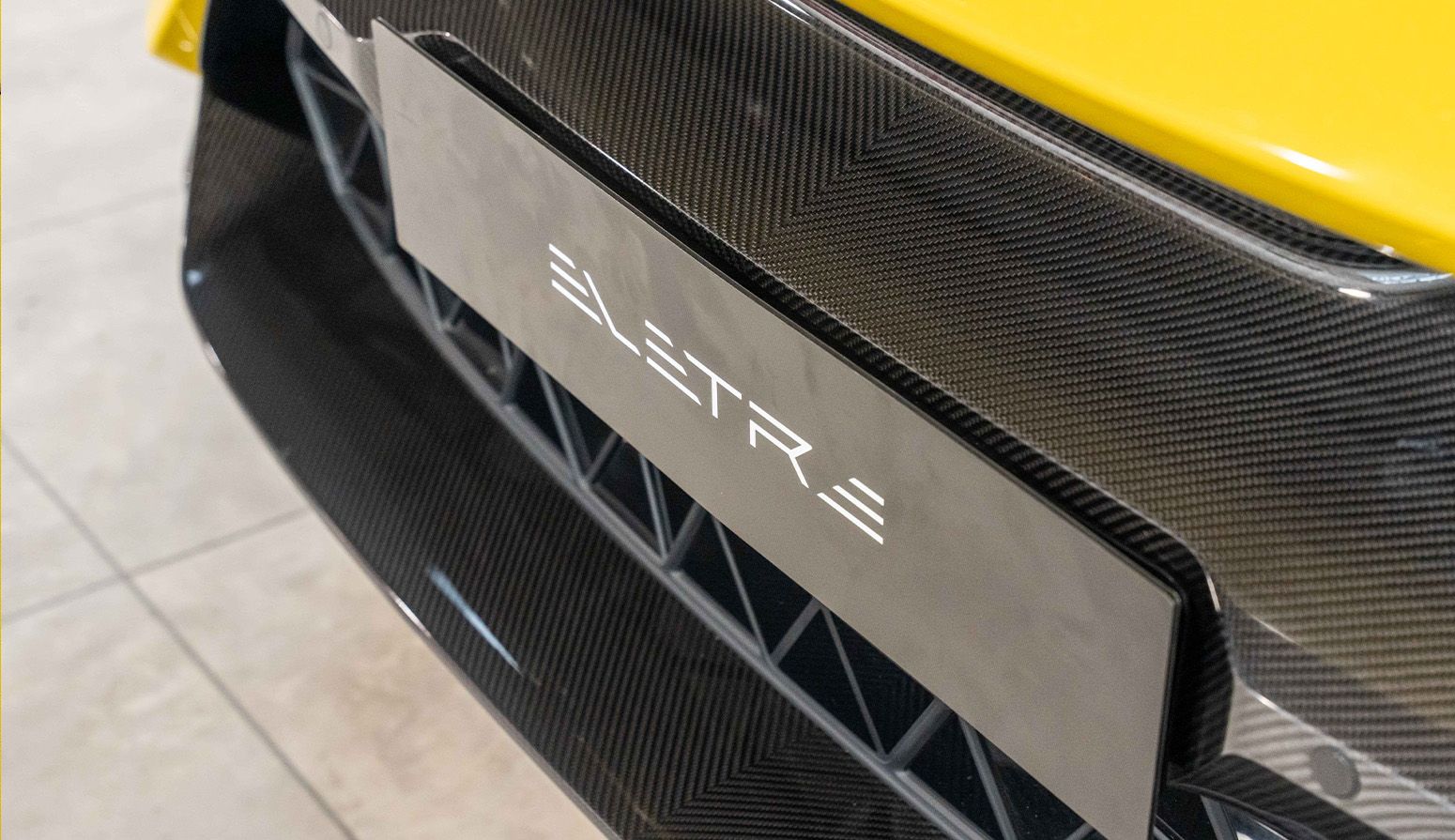 Lotus Eletre SUV 100% électrique Jaune - Théobald Nancy
